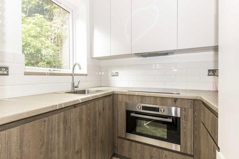 1 bedroom flat to rent, Addison Gardens, London W14