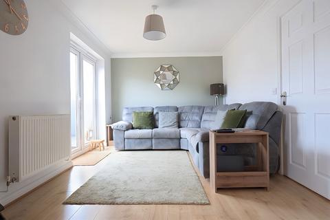 3 bedroom end of terrace house for sale, Jasmine Way, Carterton OX18