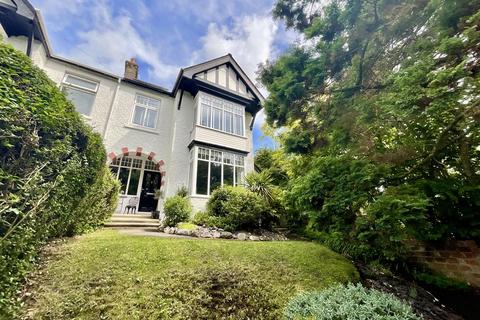 4 bedroom semi-detached house for sale, Parc Howard Avenue, Llanelli