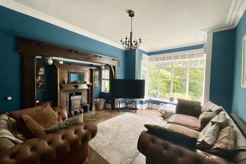 4 bedroom semi-detached house for sale, Parc Howard Avenue, Llanelli