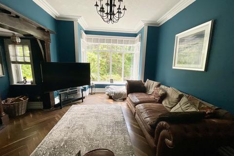 4 bedroom semi-detached house for sale, Parc Howard Avenue, Llanelli