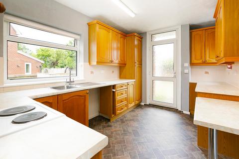 2 bedroom semi-detached bungalow for sale, Sherbuttgate Drive, Pocklington, York, North Yorkshire, YO42 2EJ