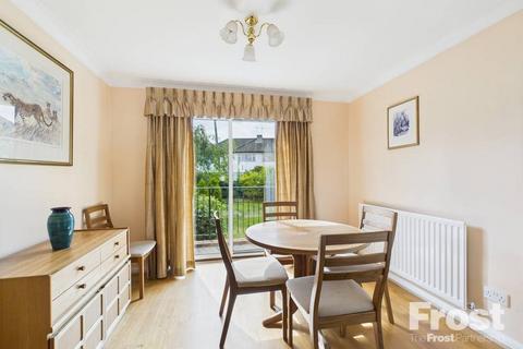 4 bedroom detached house for sale, Simmons Place, Staines-upon-Thames, Surrey, TW18