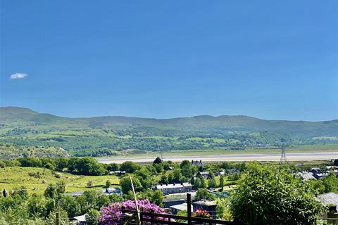 undefined, Penrhyndeudraeth