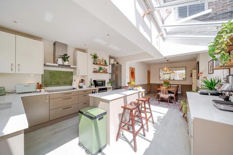 17 Agraria Road, Guildford, GU2 4LE