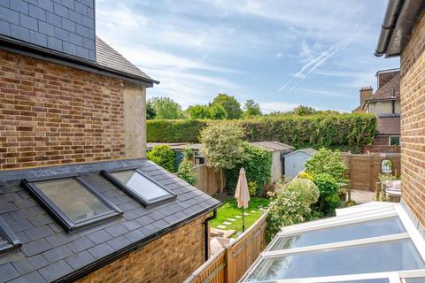 17 Agraria Road, Guildford, GU2 4LE