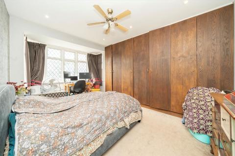 3 bedroom semi-detached house for sale, Great West Road, Isleworth TW7