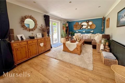 67 Dacombe Drive, Poole, BH16 5JJ