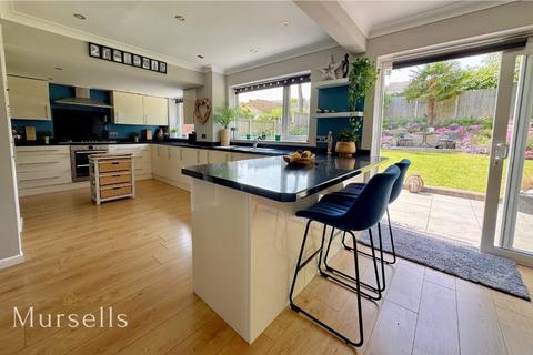 67 Dacombe Drive, Poole, BH16 5JJ