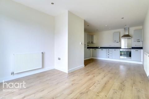 1 bedroom apartment for sale, Crown Drive, Romford