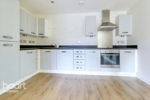 1 bedroom apartment for sale, Chapel Court, Romford, RM7 0FT