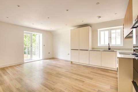 2 bedroom apartment for sale, Lymington Road, Highcliffe, Christchurch, BH23