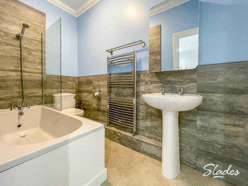 69 Seabourne bathroo