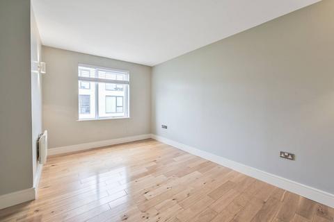 Flat 4, 3 Llanvanor Road, London, NW2 2AR