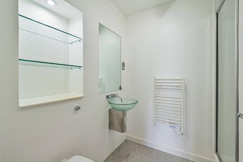 Flat 4, 3 Llanvanor Road, London, NW2 2AR