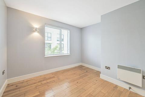 Flat 4, 3 Llanvanor Road, London, NW2 2AR