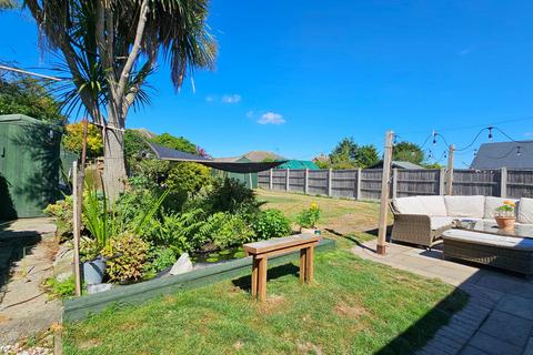 4 bedroom detached bungalow for sale, Woodnesborough Lane, Sandwich CT13