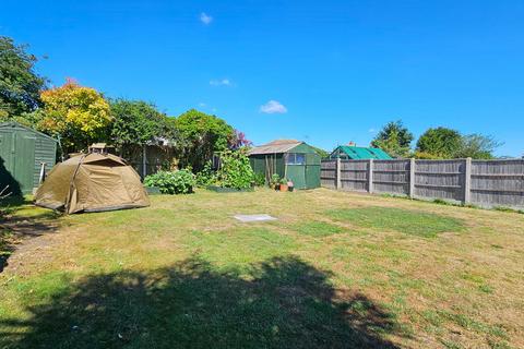 4 bedroom detached bungalow for sale, Woodnesborough Lane, Sandwich CT13