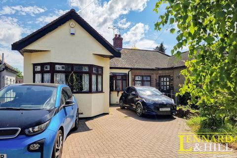 undefined, Highfield Gardens, Grays RM16