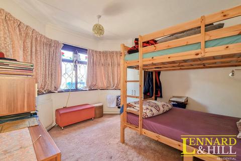 undefined, Highfield Gardens, Grays RM16
