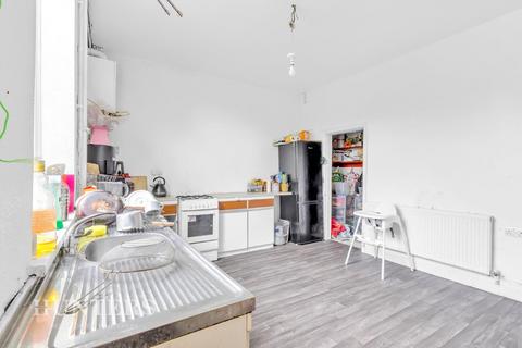 206 Denton Lane, Chadderton, Oldham, OL9 8PL