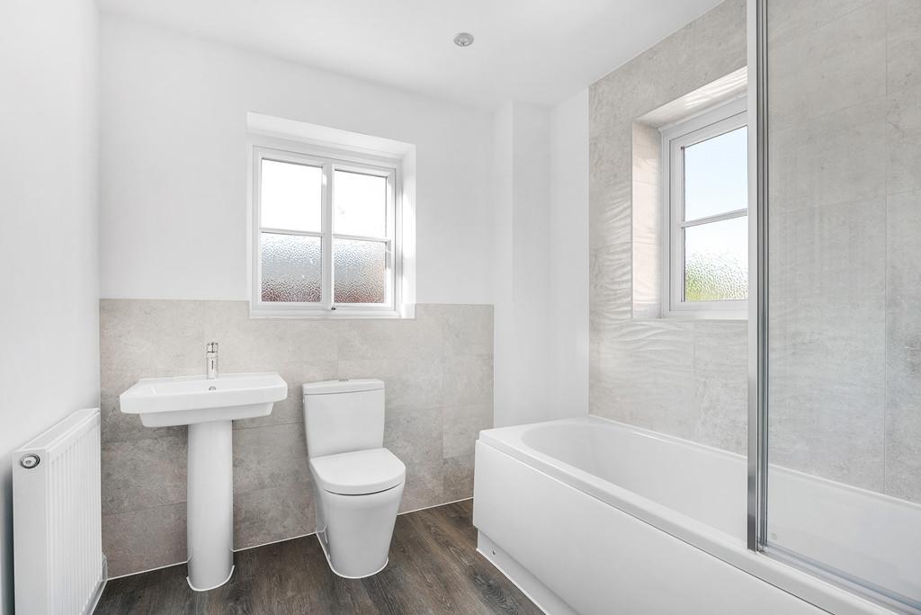 Bathroom to bedroom 2