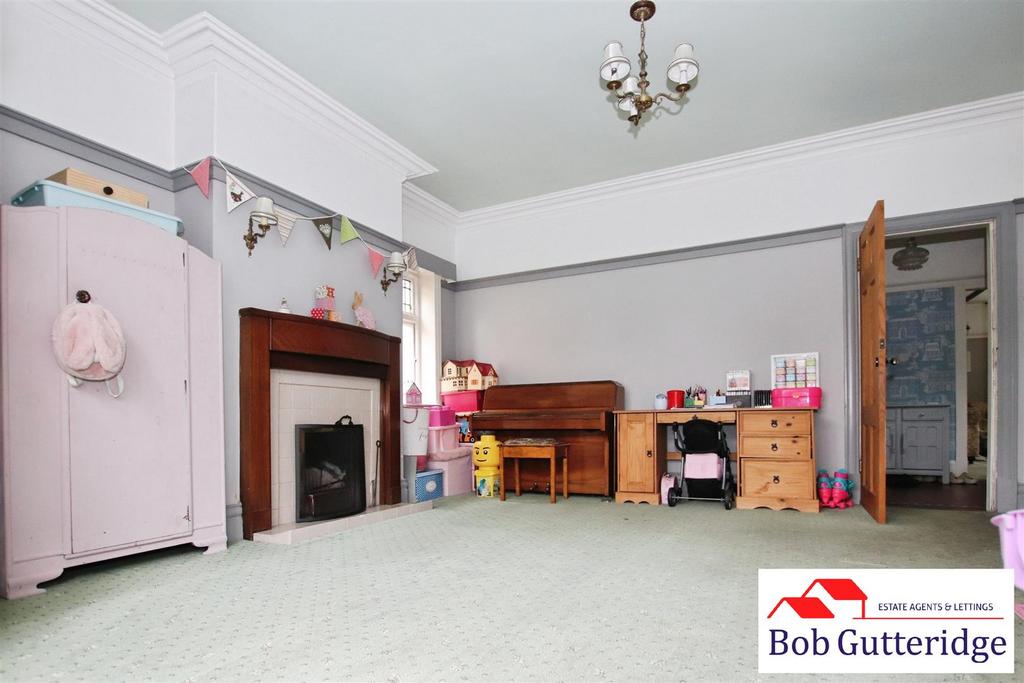 Bay fronted sitting room