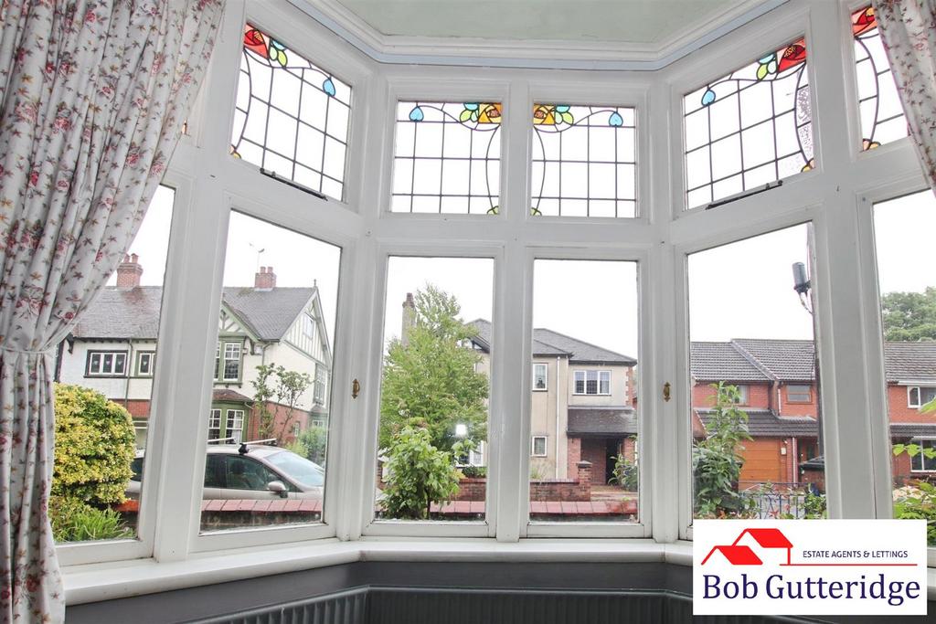 Bay fronted sitting room
