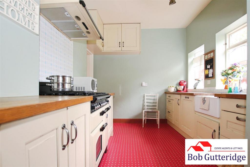 Fitted kitchen