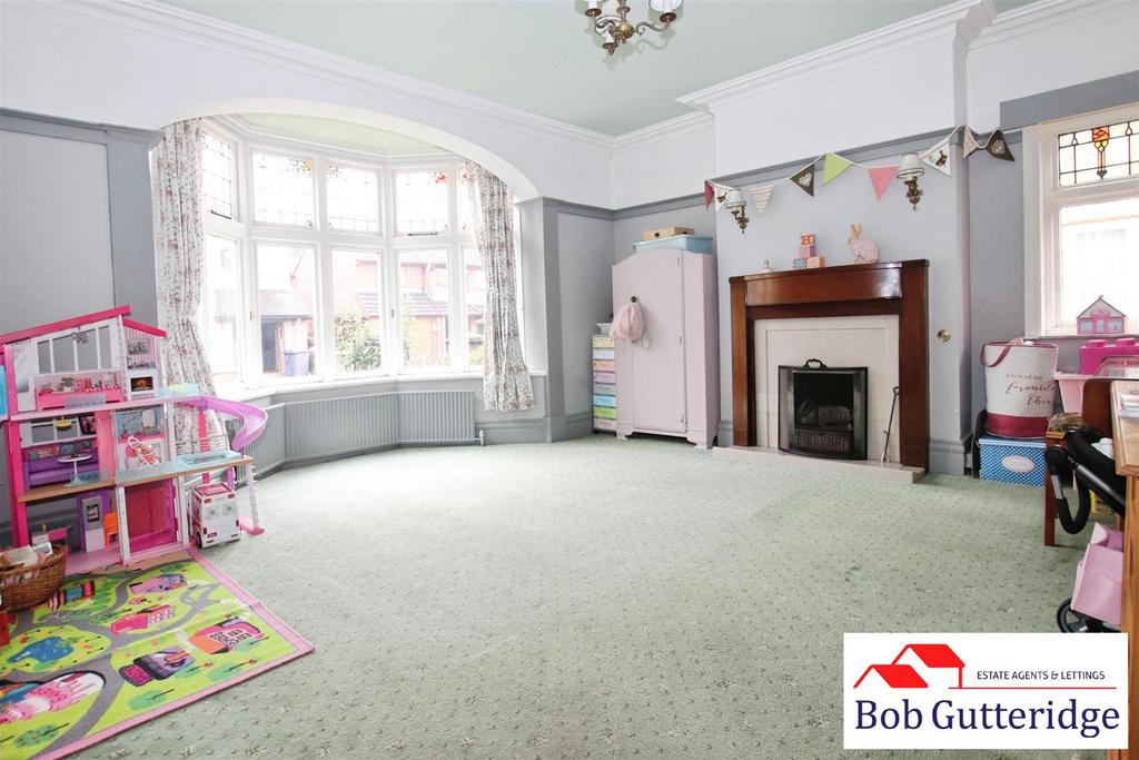 Bay fronted sitting room