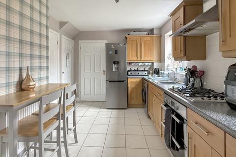 4 bedroom detached house for sale, Dartmoor Road, Westbury