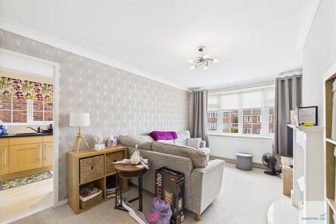2 bedroom maisonette to rent, Carmel Gardens, Arnold