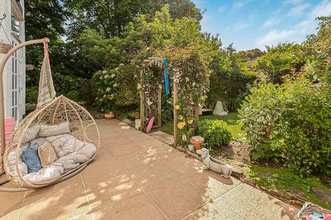 2 bedroom flat for sale, Cavendish Road, Bournemouth