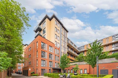 2 bedroom flat for sale, Colannade Gardens, W3