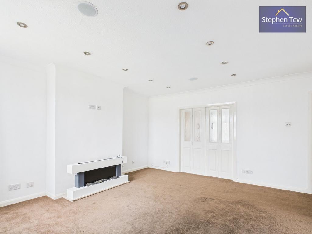 Living Room / Kitchen