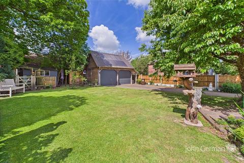 6 bedroom detached house for sale, Main Road, Great Haywood