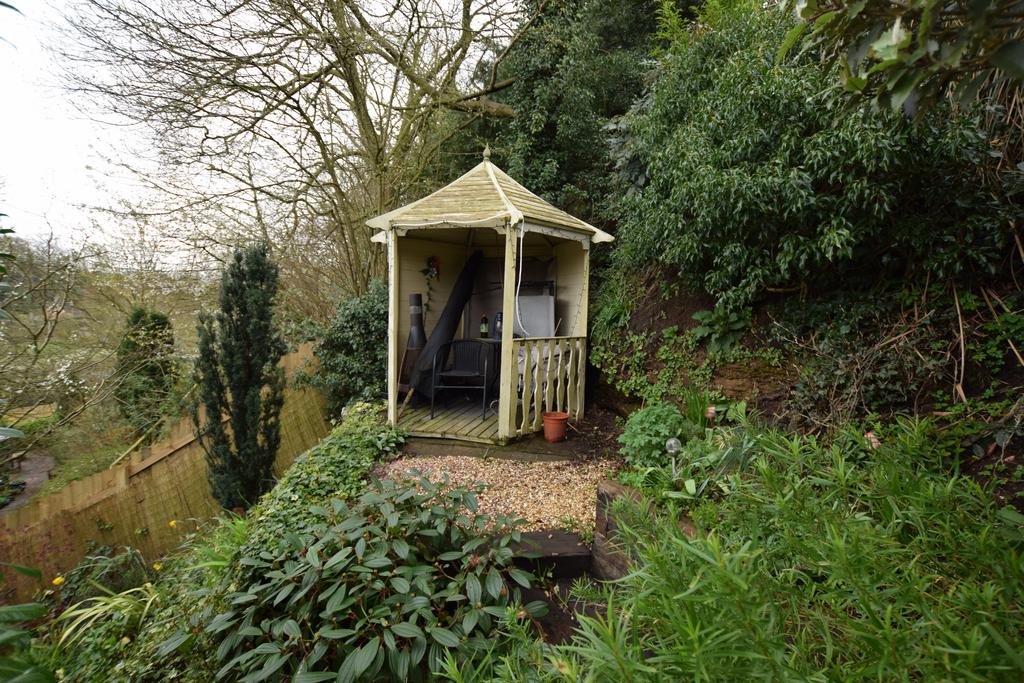 Covered seating area