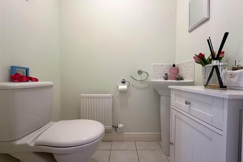 1 Gilbert Way, Fernwood, Newark, NG24 3FX