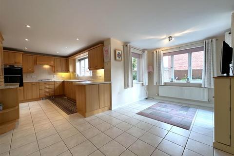 1 Gilbert Way, Fernwood, Newark, NG24 3FX