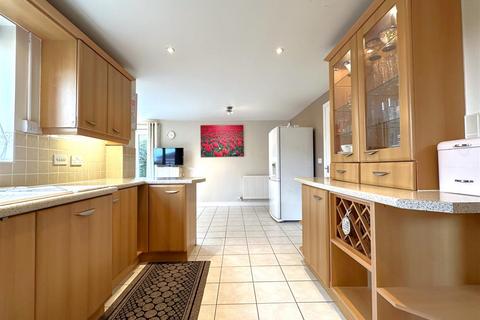 1 Gilbert Way, Fernwood, Newark, NG24 3FX