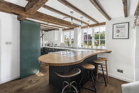 4 Walnut Tree Road, Pirton, Hitchin, SG5 3PX