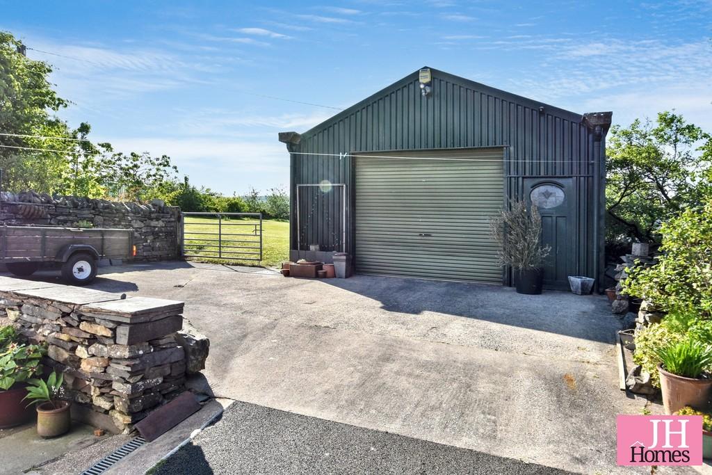 Garage/Workshop