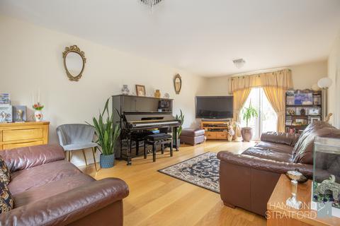 4 bedroom detached house for sale, Round House Way, Cringleford