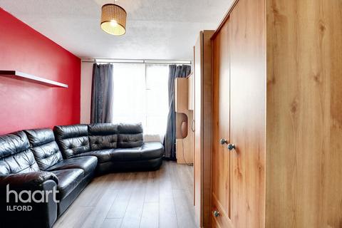 1 bedroom flat for sale, The Shaftesburys, Barking