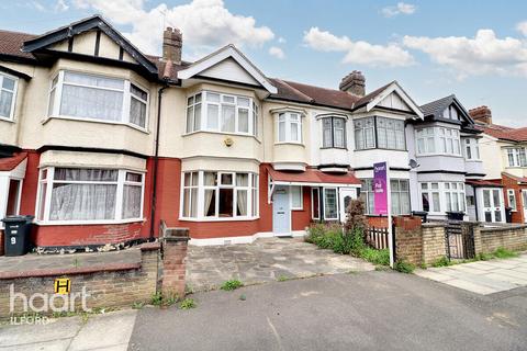 11 Lyndhurst Gardens, Ilford, IG2 7DH