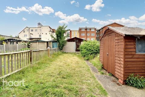 11 Lyndhurst Gardens, Ilford, IG2 7DH