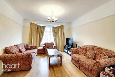 11 Lyndhurst Gardens, Ilford, IG2 7DH