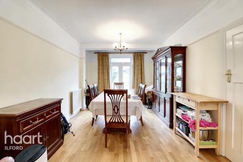 11 Lyndhurst Gardens, Ilford, IG2 7DH