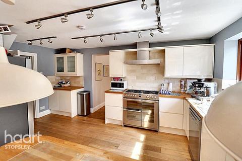 9 Ditton Green, Luton, LU2 8RU