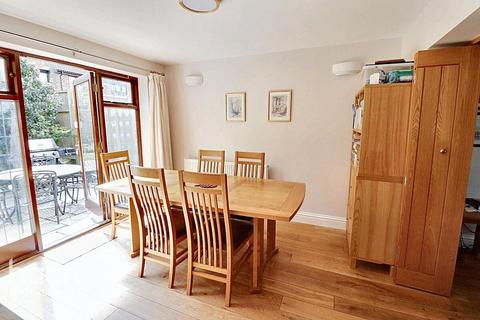 9 Ditton Green, Luton, LU2 8RU